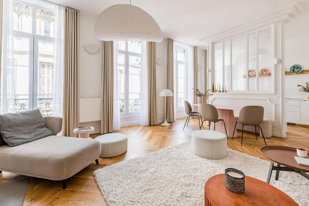 Beige Hospitalite - Apotheose Luxueux- 3 Chambres - Parking Prive Saint-Etienne  Dış mekan fotoğraf